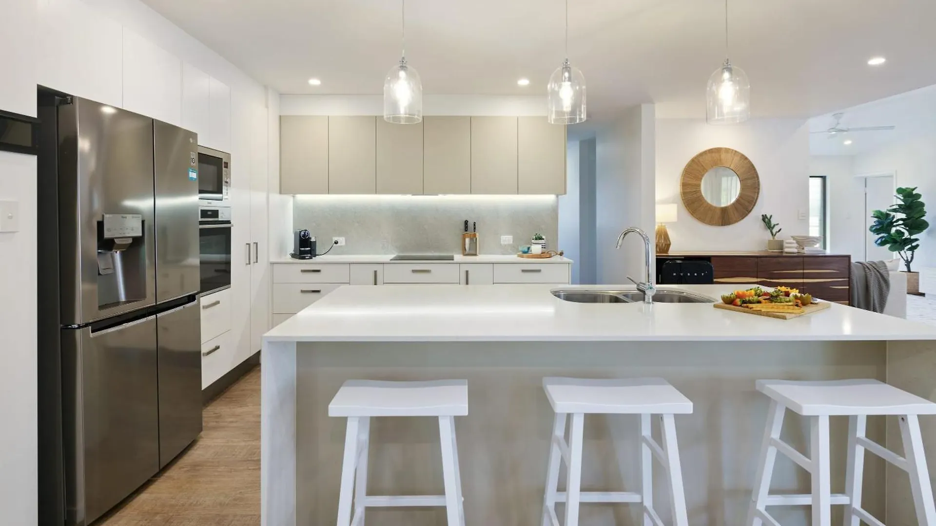 Home Away From Home At Dicky Beach Caloundra Feriehus