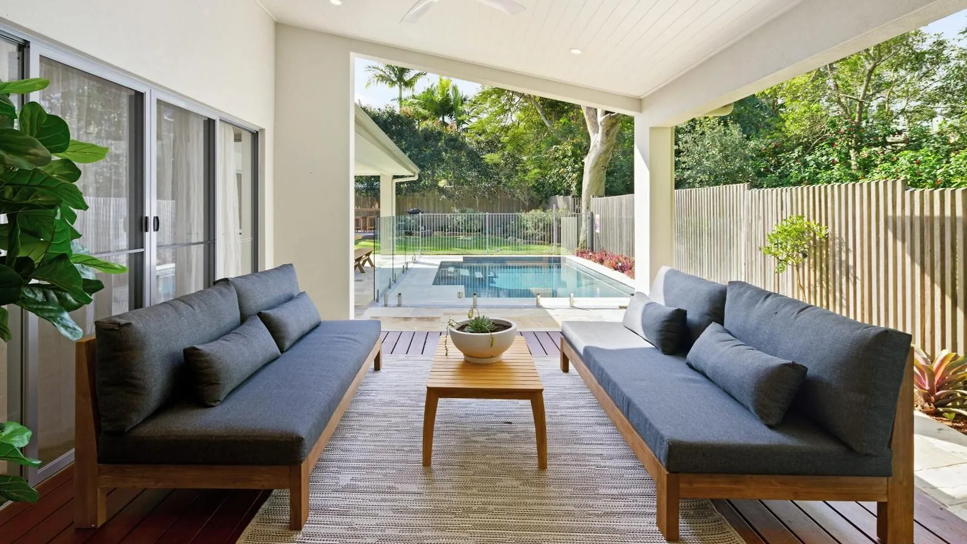 Home Away From Home At Dicky Beach Caloundra