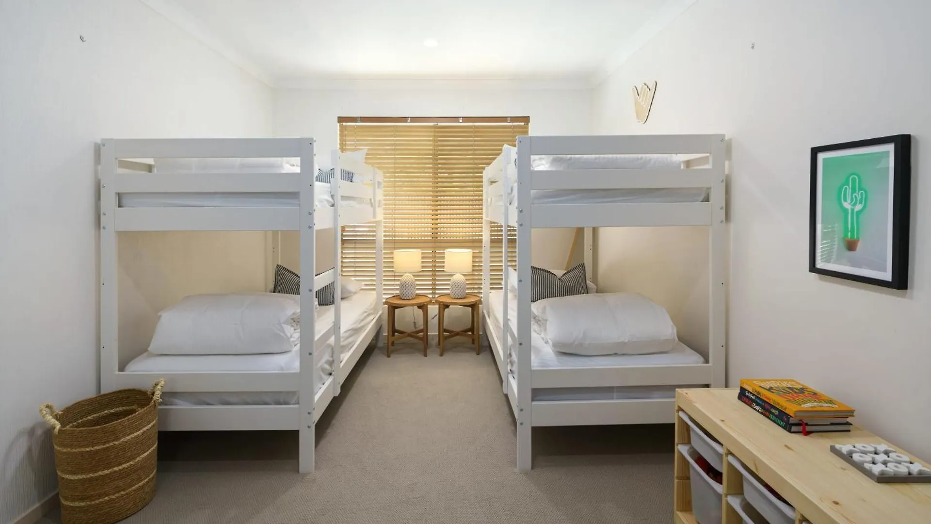 Home Away From Home At Dicky Beach Caloundra Holiday home
