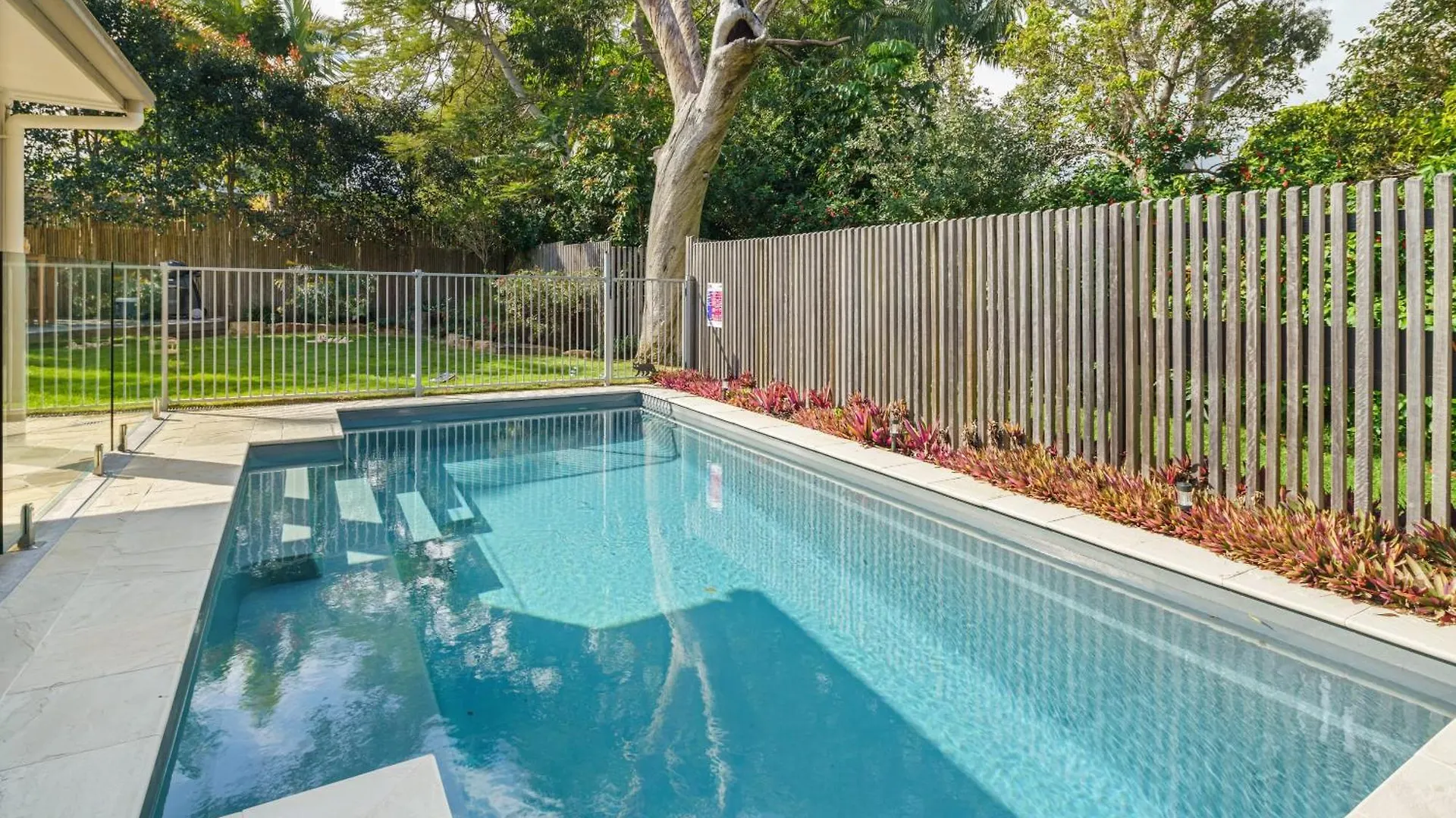 Home Away From Home At Dicky Beach Caloundra Holiday home